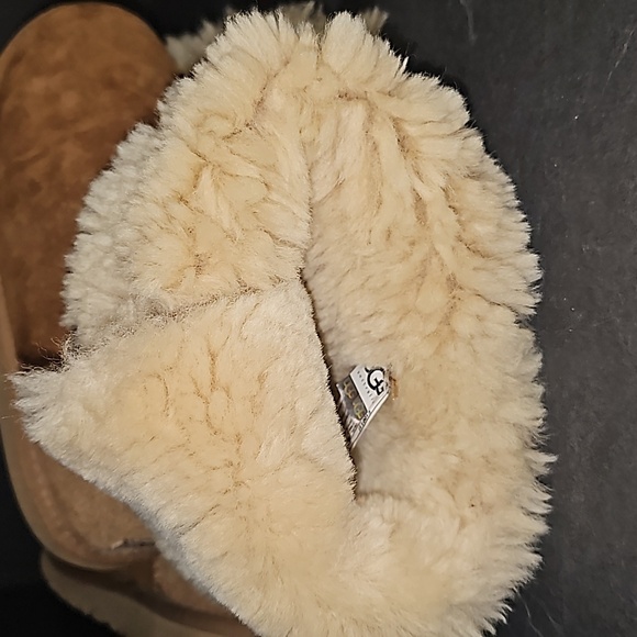 UGG Bailey Button Triplet II Boot in Chestnut Suede S/N 1962 Size 5 F100111 - Picture 11 of 14